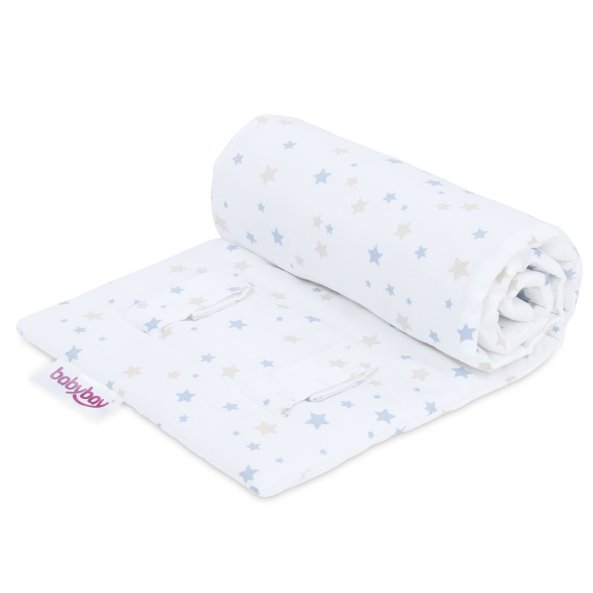 Protector de rejilla Piqué blanco estrellas variadas arena/azul